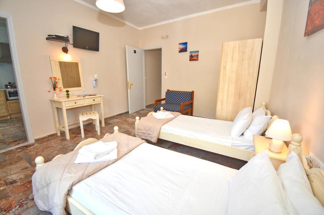 Mike'S Apartments Agios Gordios  Extérieur photo