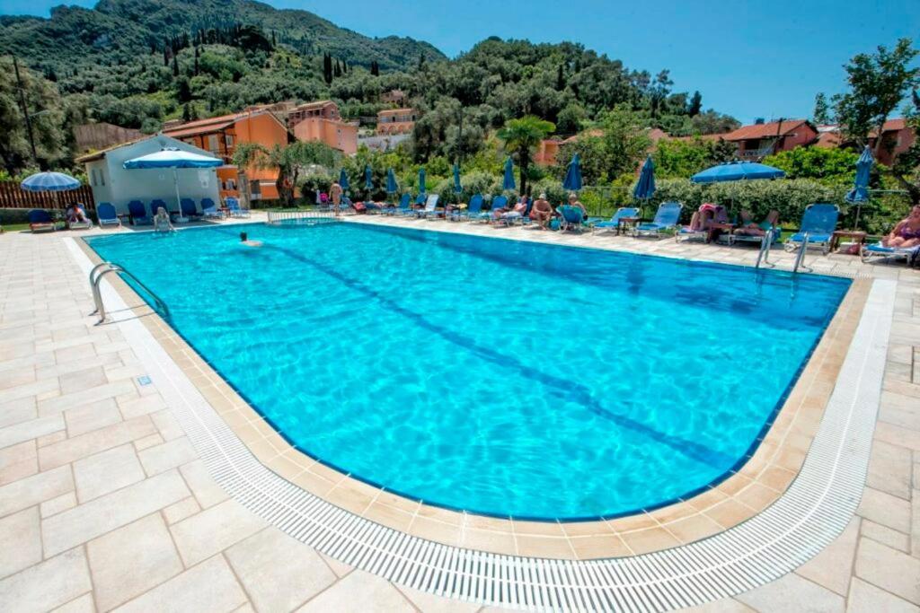 Mike'S Apartments Agios Gordios  Extérieur photo