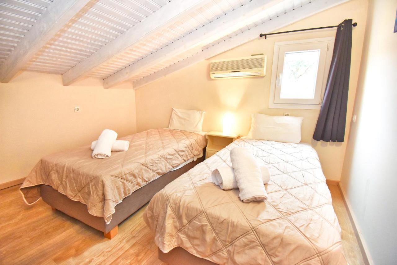 Mike'S Apartments Agios Gordios  Extérieur photo